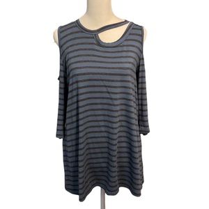 LINE UP Cold Shoulder trendy top